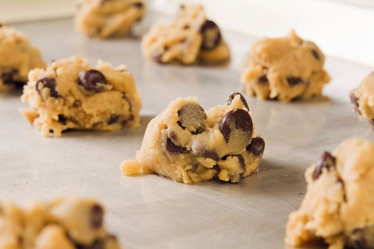 impasto biscotti su teglia
